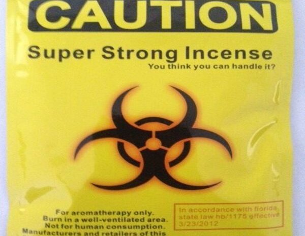 Koop Caution Super Strong Incense online, een hoogwaardige en krachtige kruidenmix.